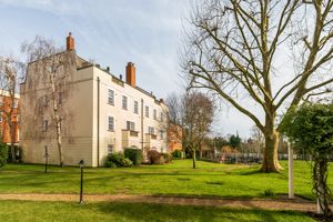 Jane Seymour House, Queens Reach- click for photo gallery